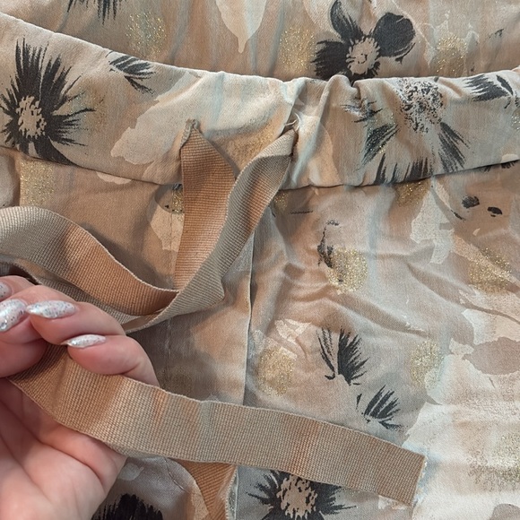 Made In Italy Size Small Medium Stretchy pants NWT Skinny leg or roll to capri - Picture 8 of 11